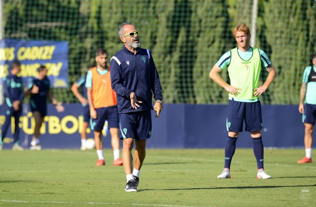 Cervera durante un entrenamiento en la ciudad deportiva. Cervera durante un entrenamiento en la ciudad deportiva.