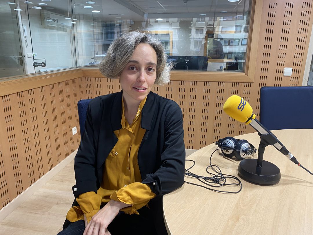 Íngrid Guardiola, a l'estudi 1 de Ràdio Girona Íngrid Guardiola, a l'estudi 1 de Ràdio Girona