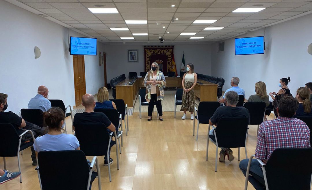 Reunión de la alcaldesa de Las Gabias, María Merinda Sábada, con empresarios del municipio granadino Reunión de la alcaldesa de Las Gabias, María Merinda Sábada, con empresarios del municipio granadino