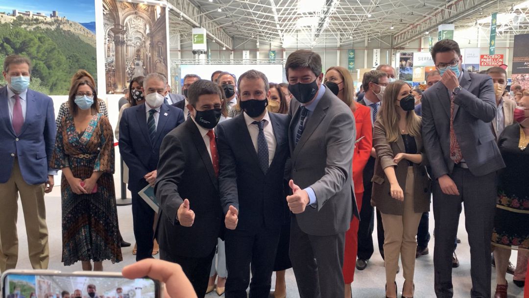 De izquierda a derecha, el presidente de la Diputación de Jaén, Francisco Reyes; el alcalde de la capital, Julio Millán, y el consejero de Turismo y vicepresidente de la Junta, Juan Marín. De izquierda a derecha, el presidente de la Diputación de Jaén, Francisco Reyes; el alcalde de la capital, Julio Millán, y el consejero de Turismo y vicepresidente de la Junta, Juan Marín.