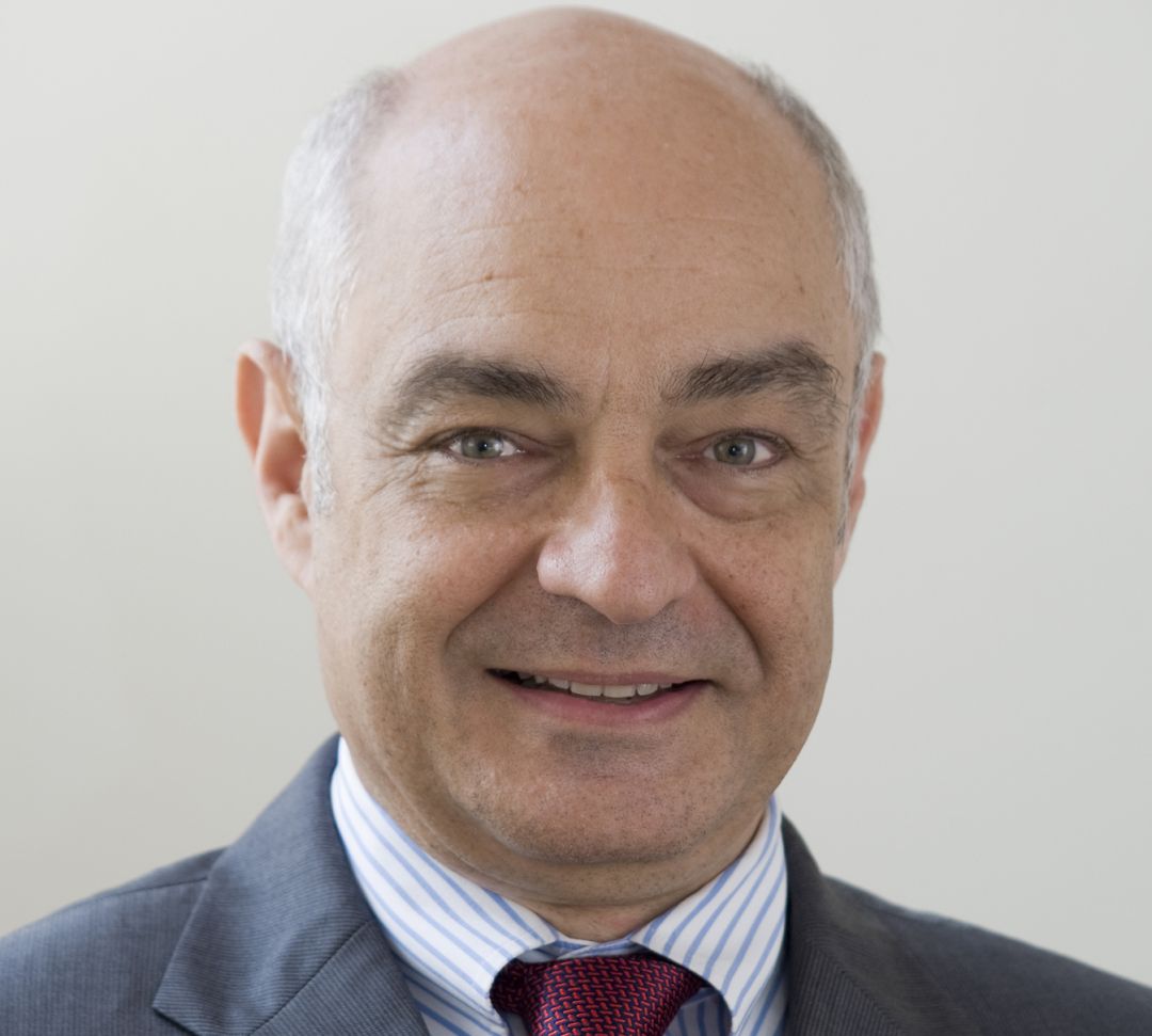 El doctor Manuel Bernal, nuevo presidente de la Sociedad Española de Otorrinolaringología y Cirugía de Cabeza y Cuello El doctor Manuel Bernal, nuevo presidente de la Sociedad Española de Otorrinolaringología y Cirugía de Cabeza y Cuello