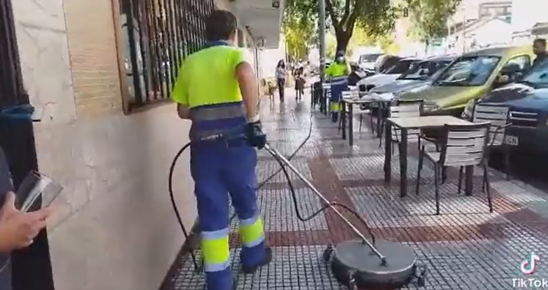 Captura del vídeo de la disputa difundido en redes sociales. Captura del vídeo de la disputa difundido en redes sociales.