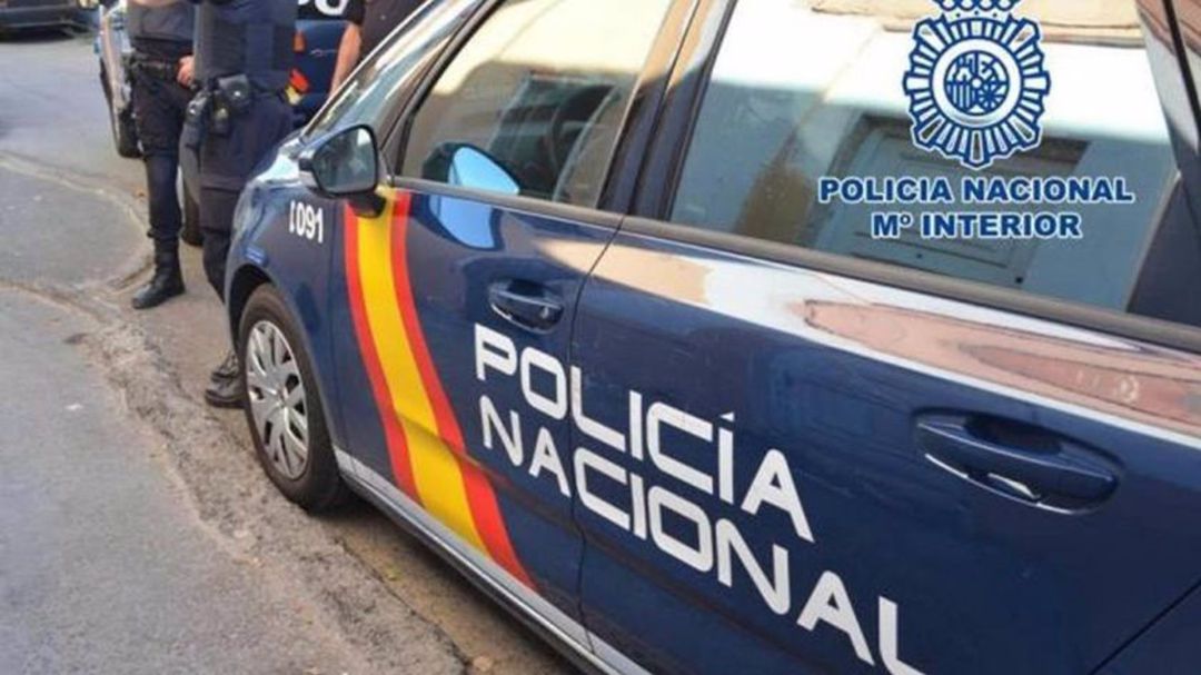 Un vehículo de Policía. Un vehículo de Policía.