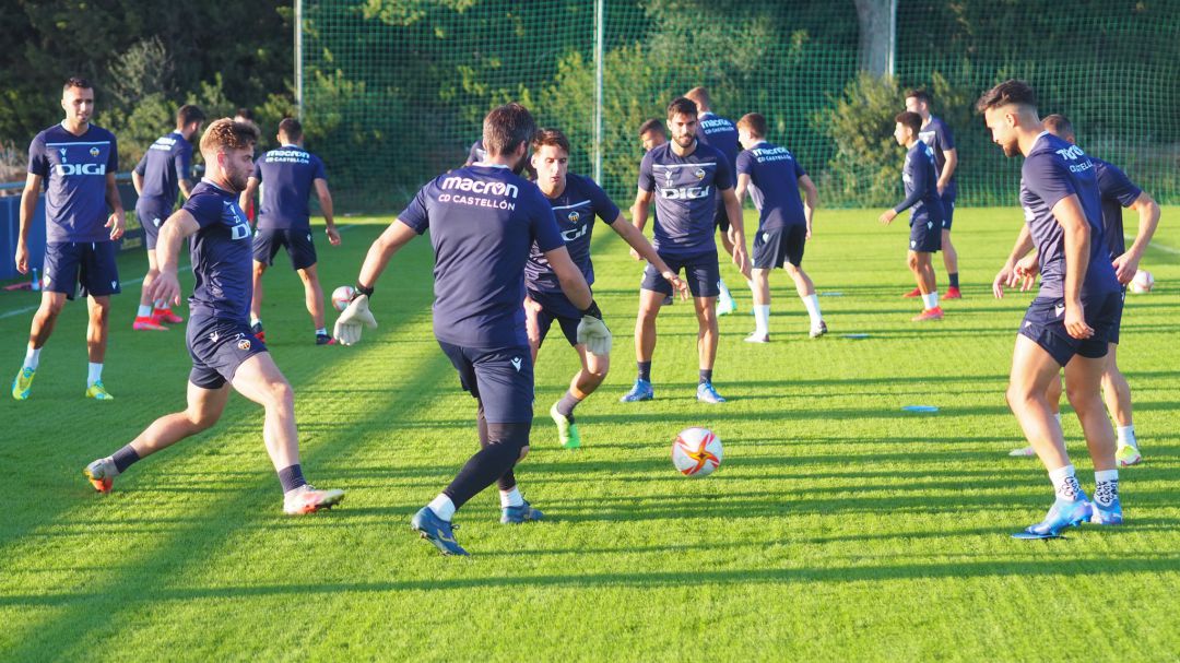 Imagen del último entrenamiento del Castellón antes del partido. Imagen del último entrenamiento del Castellón antes del partido.