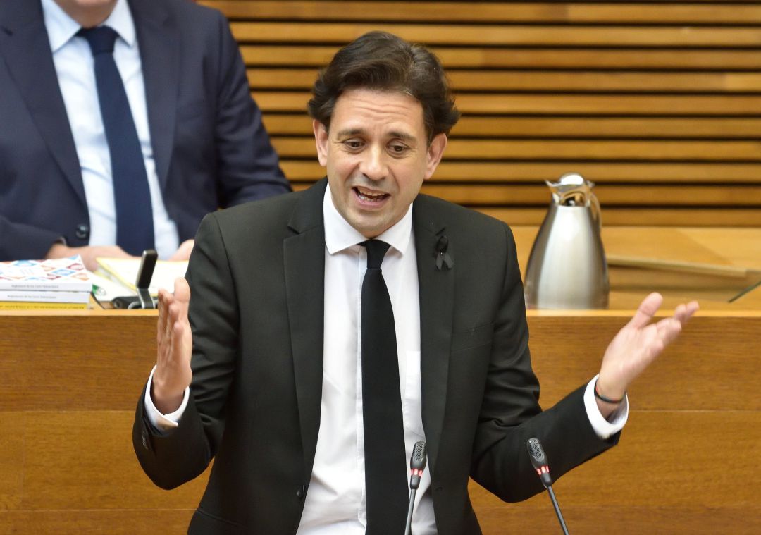 El diputado del PP José Juan Zaplana, durante una intervención en les Corts El diputado del PP José Juan Zaplana, durante una intervención en les Corts