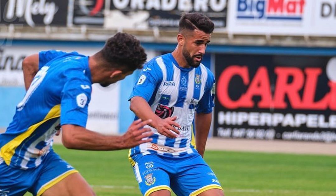 Vitolo, junto a Ayoub -de espaldas-, son dos de los puntales del ataque blanquiazul. Vitolo, junto a Ayoub -de espaldas-, son dos de los puntales del ataque blanquiazul.