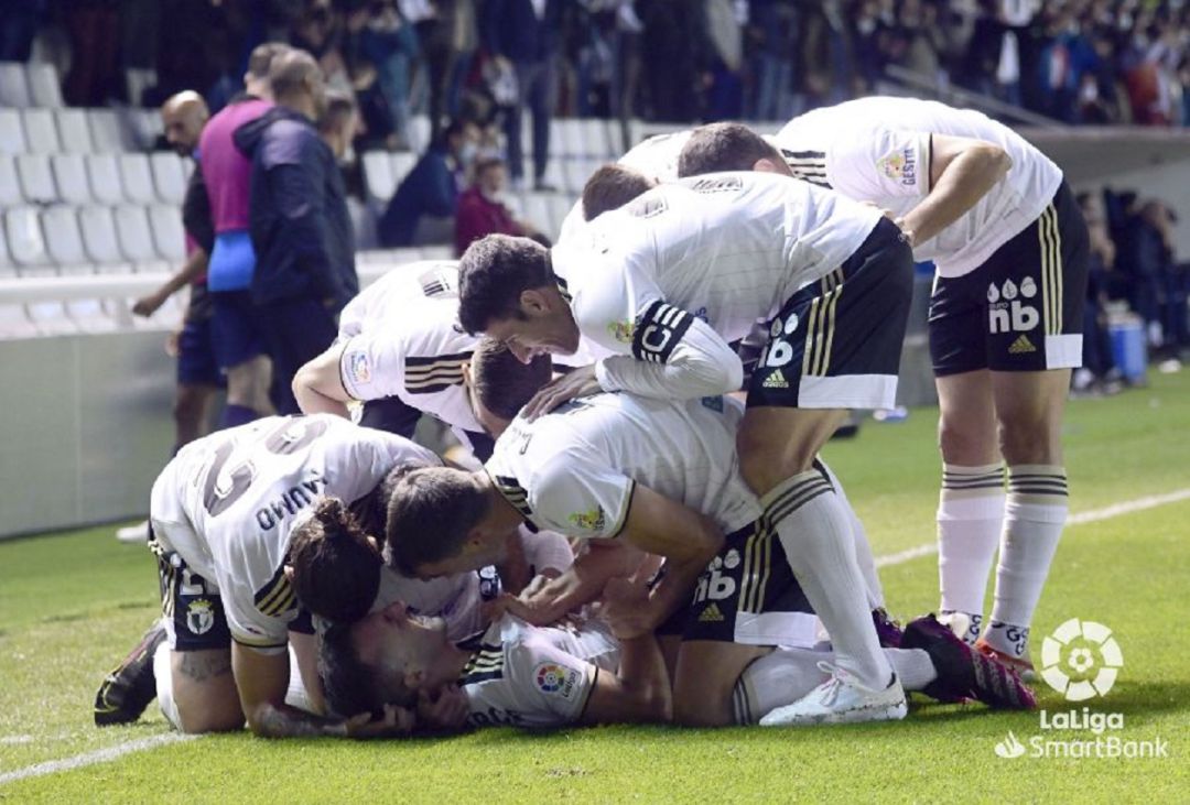 Celebración de uno de los goles de Valcarce Celebración de uno de los goles de Valcarce