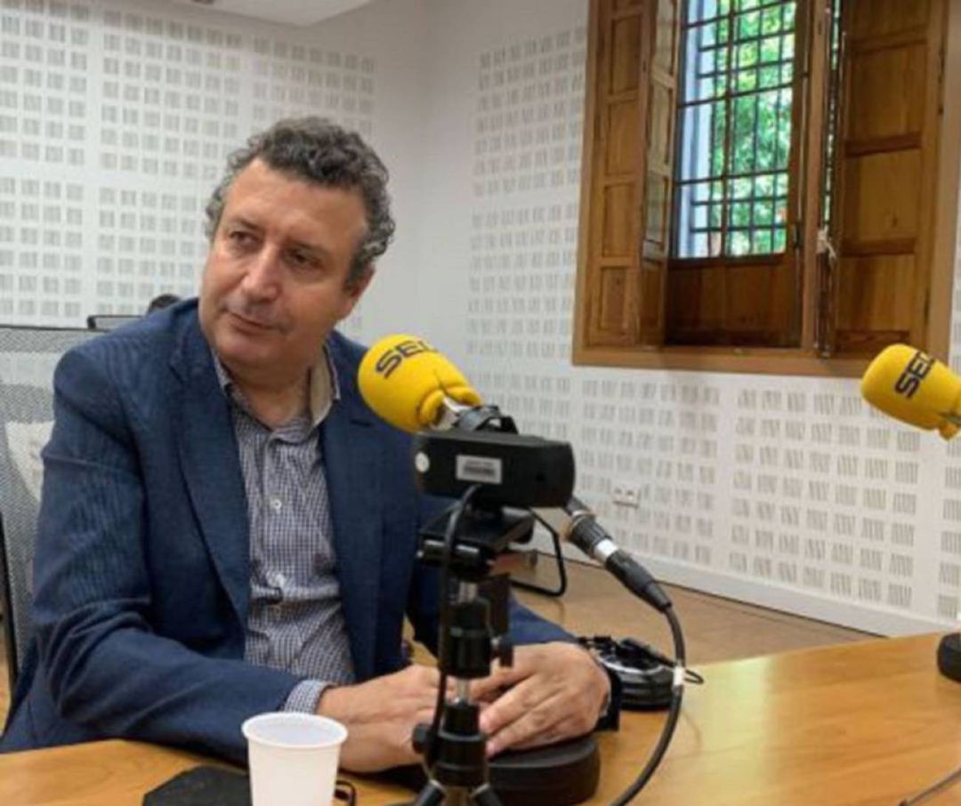 Javier Fernández, alcalde de La Rinconada, en los micrófonos de Hoy por Hoy Sevilla Javier Fernández, alcalde de La Rinconada, en los micrófonos de Hoy por Hoy Sevilla