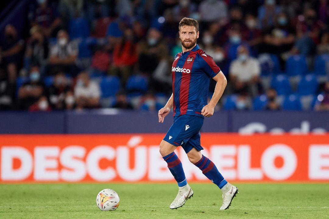 Mustafi se lesiona en Sevilla Mustafi se lesiona en Sevilla