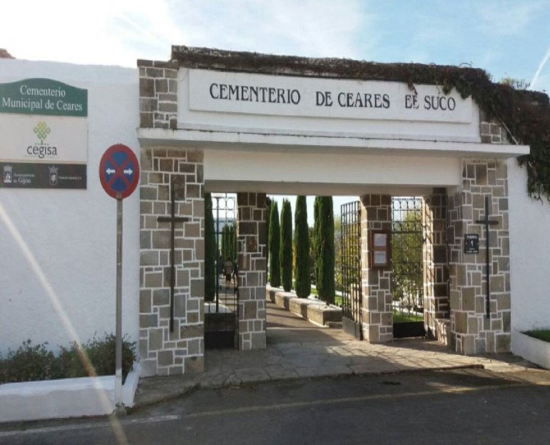 Entrada del Cementerio de Ceares, en Gijón. Entrada del Cementerio de Ceares, en Gijón.