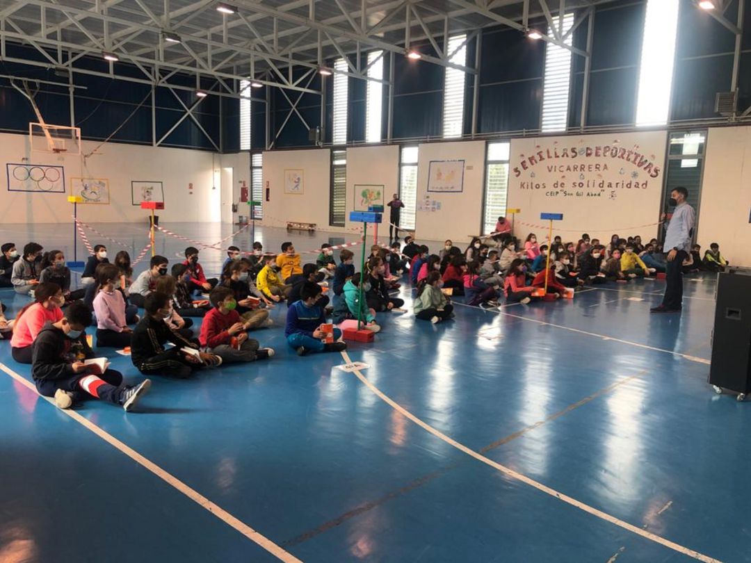 Actividad realizada por el AMPA y el colegio en el Día del Libro Actividad realizada por el AMPA y el colegio en el Día del Libro