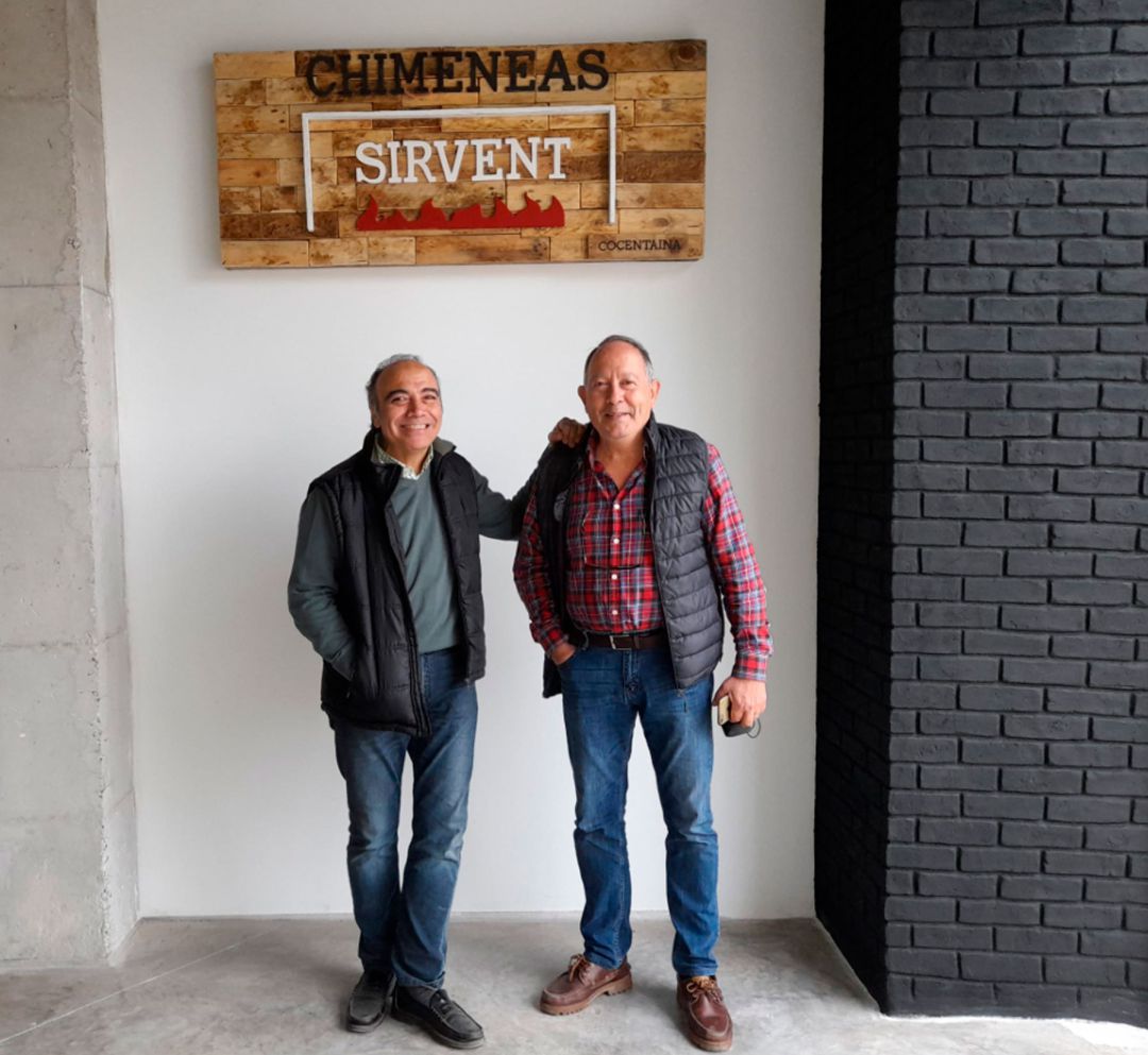 Los hermanos José y Jaume Sirvent en la entrada a la nueva tienda Los hermanos José y Jaume Sirvent en la entrada a la nueva tienda