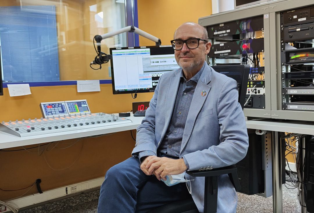 El abogado granadino y concejal del Ayuntamiento de Granada José María Corpas en los estudios de Radio Granada, tras la entrevista donde ha contado su experiencia vital tras serle detectado un cáncer de páncreas El abogado granadino y concejal del Ayuntamiento de Granada José María Corpas en los estudios de Radio Granada, tras la entrevista donde ha contado su experiencia vital tras serle detectado un cáncer de páncreas