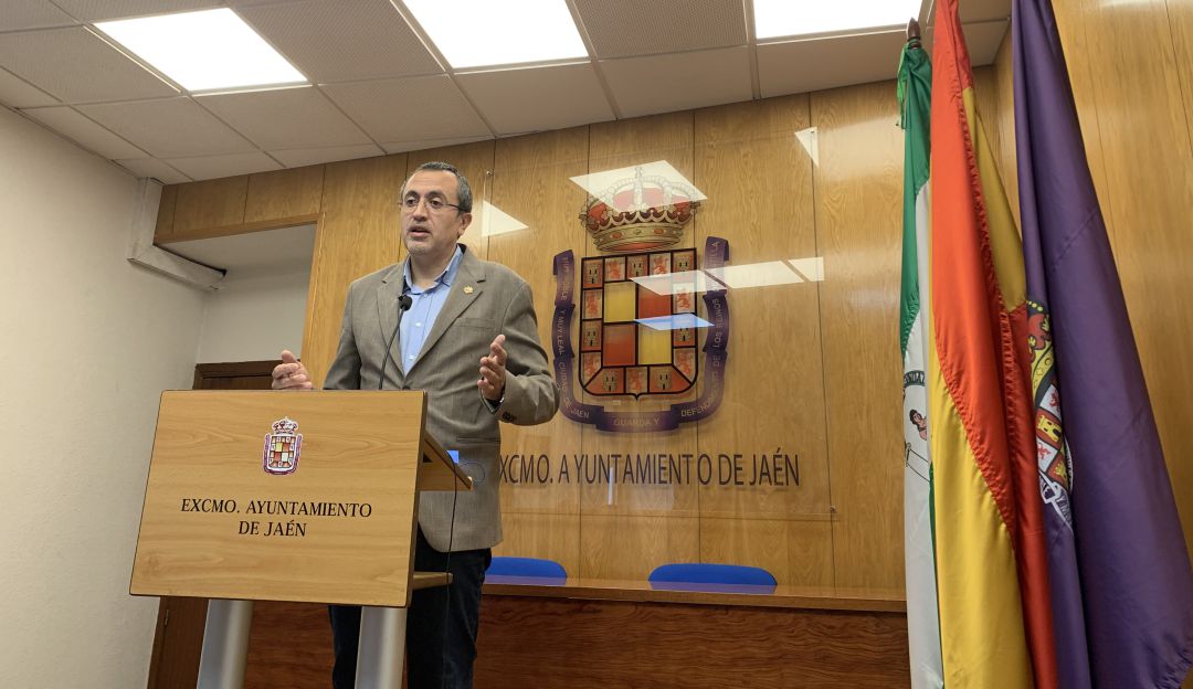 El portavoz del grupo municipal del PP, Manuel Bonilla, durante la rueda de prensa. El portavoz del grupo municipal del PP, Manuel Bonilla, durante la rueda de prensa.