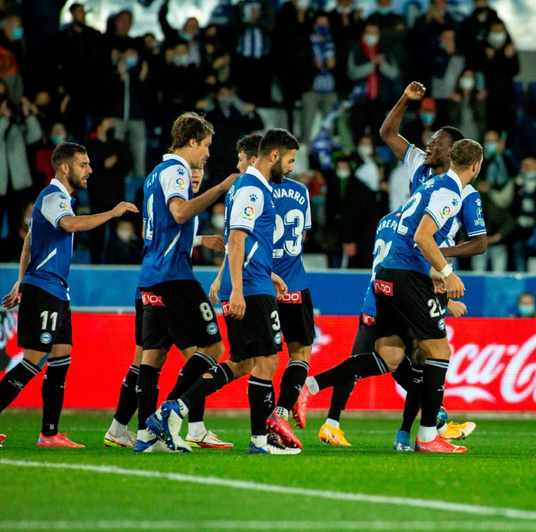 Celebración del gol de Mamadou Loum. Celebración del gol de Mamadou Loum.