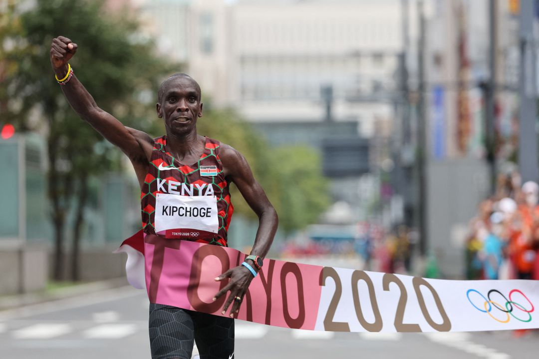 Kipchoge gana la maratón en los Juegos Olímpicos de Tokio 2020 Kipchoge gana la maratón en los Juegos Olímpicos de Tokio 2020
