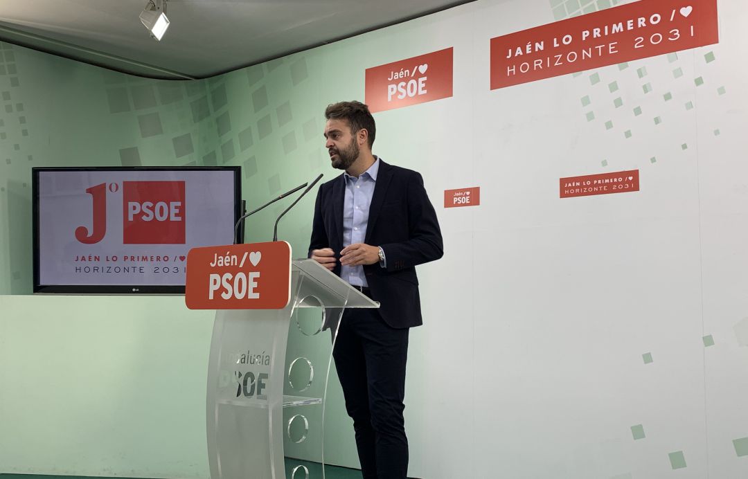 El coordinador del grupo parlamentario socialista, Juan Francisco Serrano. El coordinador del grupo parlamentario socialista, Juan Francisco Serrano.