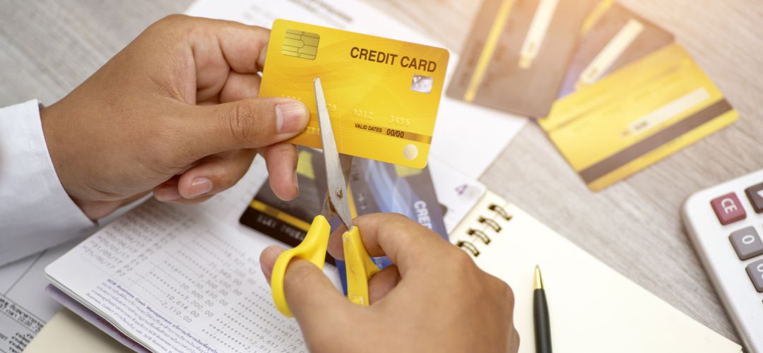 En muchas ocasiones las tarjetas de crédito revolving cuentan con cláusulas abusivas que podemos reclamar En muchas ocasiones las tarjetas de crédito revolving cuentan con cláusulas abusivas que podemos reclamar