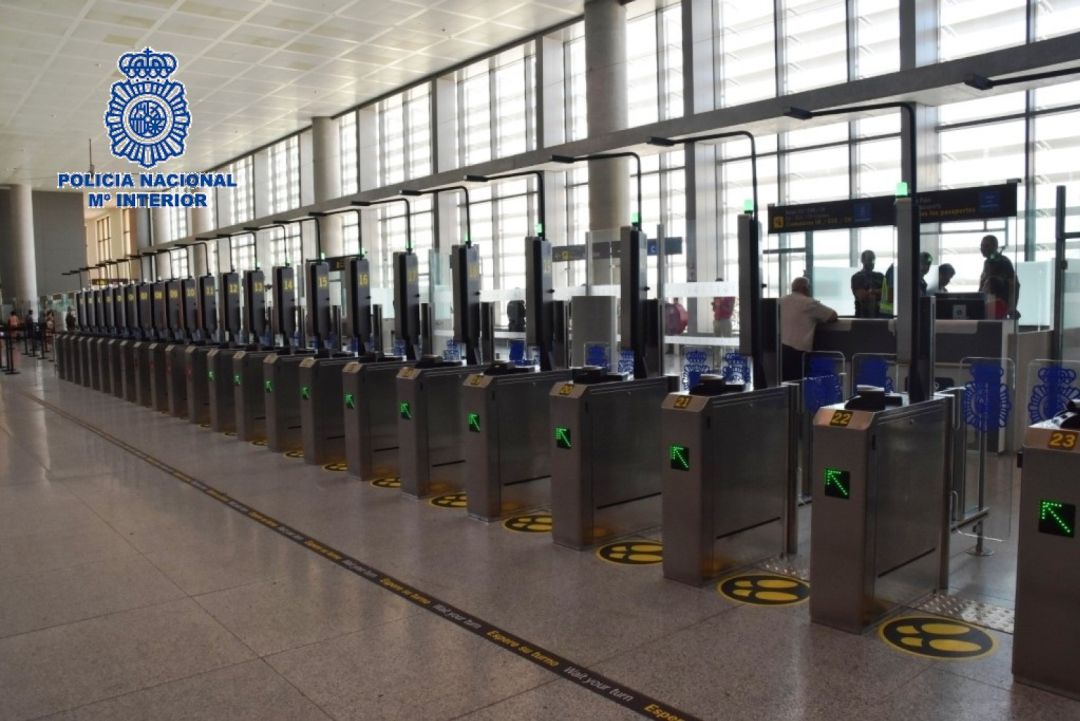 Control de aduanas en el aeropuerto de Málaga Control de aduanas en el aeropuerto de Málaga