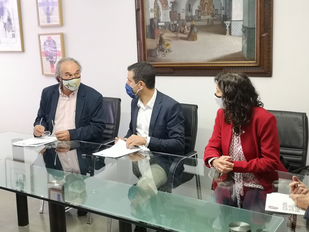 Imagen de la firma del convenio Imagen de la firma del convenio