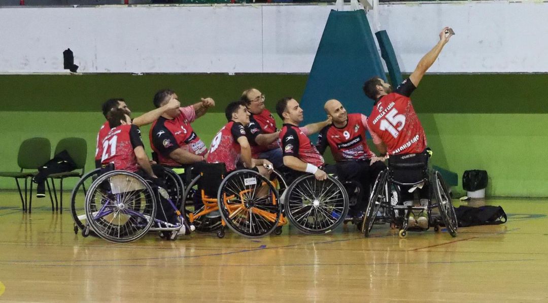 Oscar Perales (dorsal 15) forma parte la selección española de balonmano en silla de ruedas que jugará este domingo en León Oscar Perales (dorsal 15) forma parte la selección española de balonmano en silla de ruedas que jugará este domingo en León