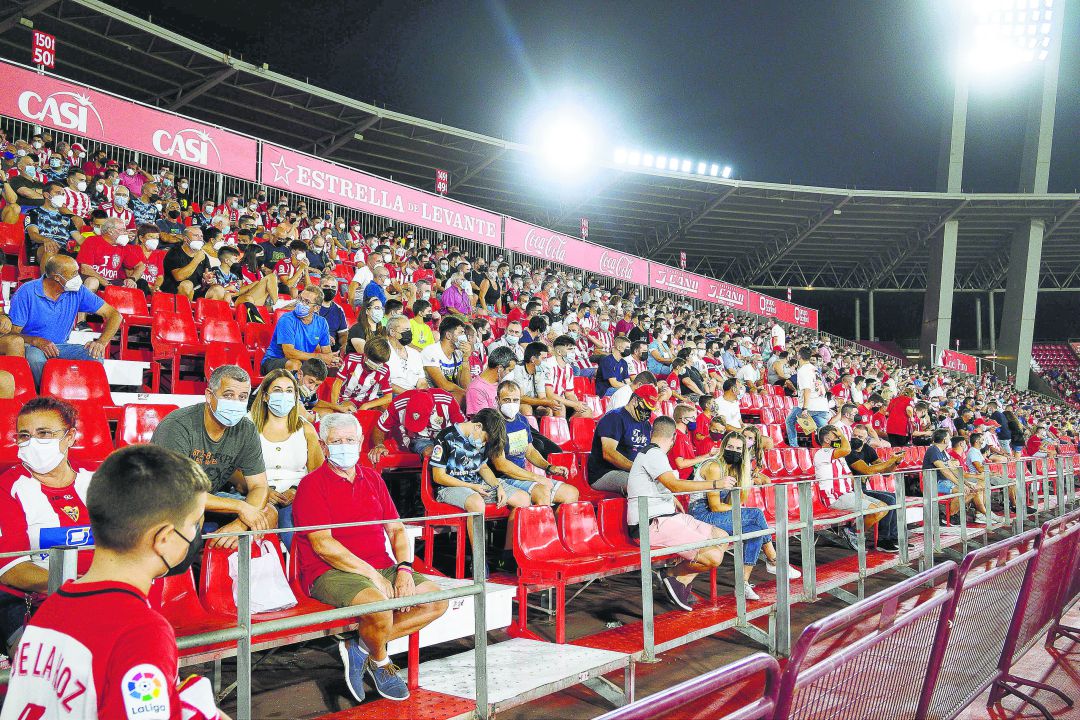 El Mediterráneo se va llenando conforme avanza la Liga. El Mediterráneo se va llenando conforme avanza la Liga.