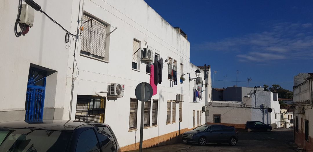 La Junta de Andalucía actuará en calle Pablillos de Andújar para mejorar la eficiencia energética en 45 viviendas. La Junta de Andalucía actuará en calle Pablillos de Andújar para mejorar la eficiencia energética en 45 viviendas.