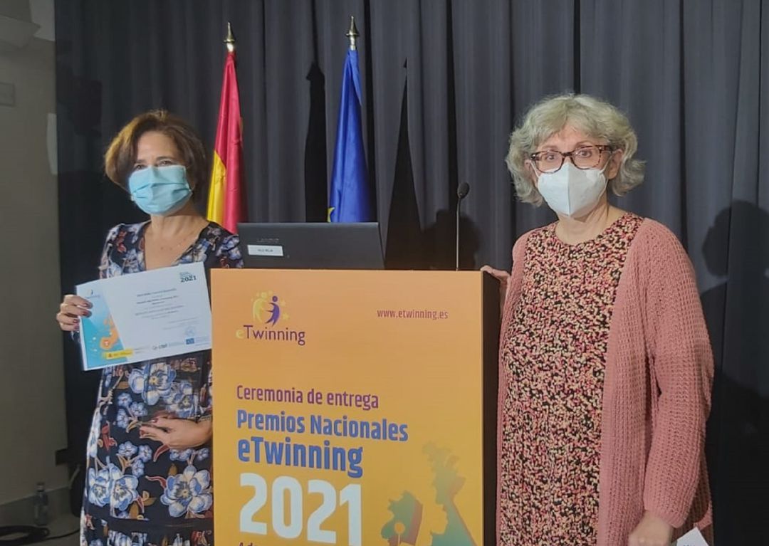 Mercedes Casuso del IES Jándula Andújar y Matilde Morales del IES Al-Andalus de Almería, galardonadas con el premio nacional eTwinning 2021. Mercedes Casuso del IES Jándula Andújar y Matilde Morales del IES Al-Andalus de Almería, galardonadas con el premio nacional eTwinning 2021.