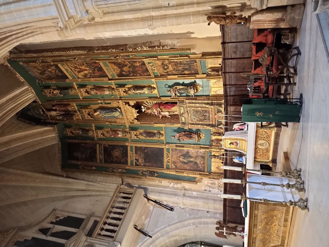 El retablo de la iglesia de la Santísima Trinidad de Alcaraz (Albacete), antes de su restauración El retablo de la iglesia de la Santísima Trinidad de Alcaraz (Albacete), antes de su restauración