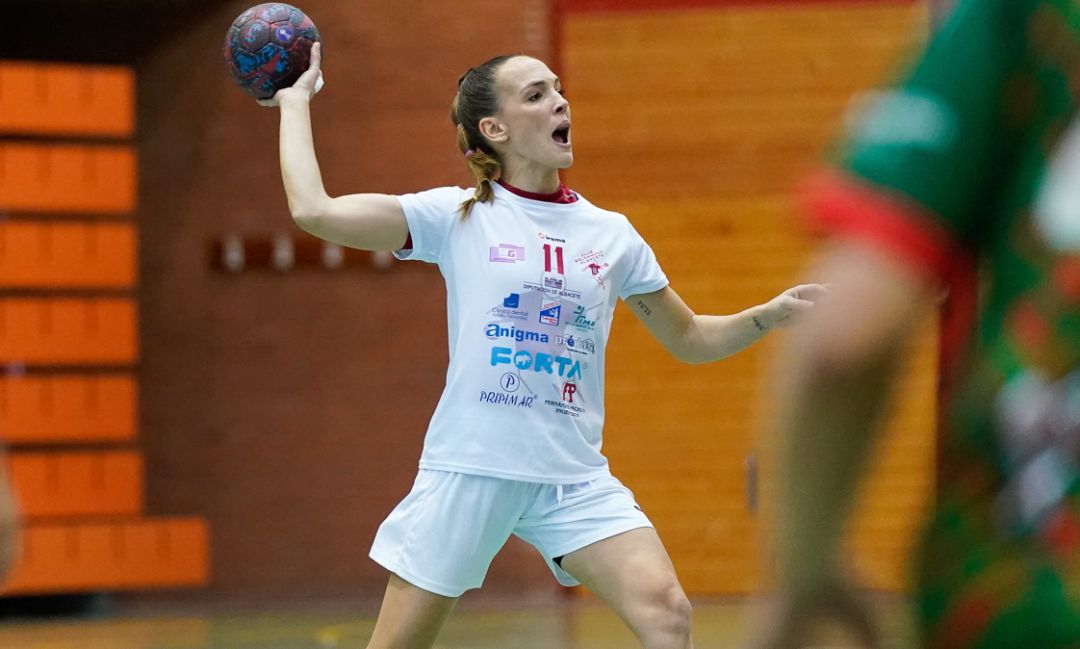 Mireia Rodríguez, durante su debut como jugadora en el Club Balonmano Albacete Mireia Rodríguez, durante su debut como jugadora en el Club Balonmano Albacete