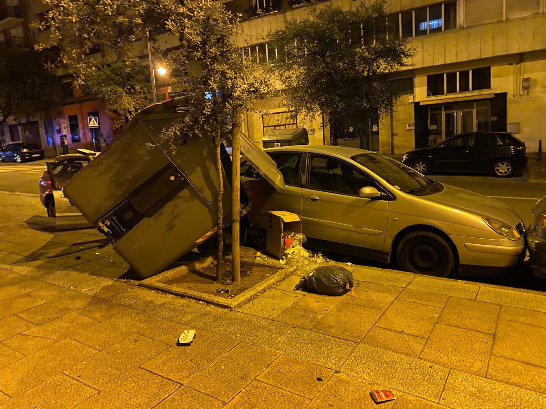 Estado en que quedaron los vehículos y el contenedor Estado en que quedaron los vehículos y el contenedor