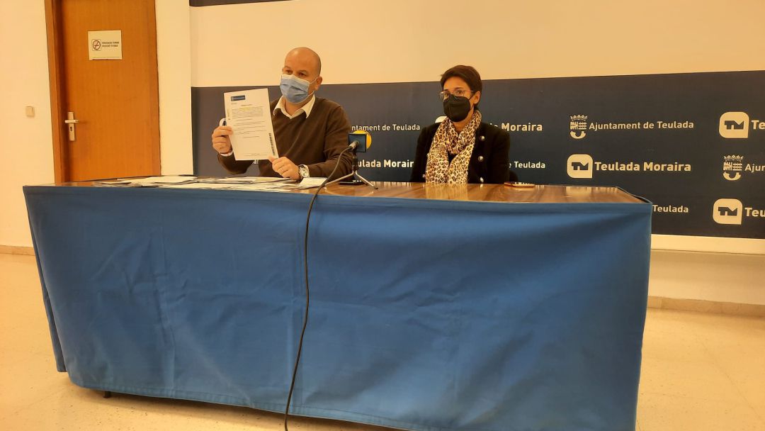 Comparecencia del alcalde de Teulada, Raúl Llobell, y la concejala de Fomento, Rosana Caselles Comparecencia del alcalde de Teulada, Raúl Llobell, y la concejala de Fomento, Rosana Caselles