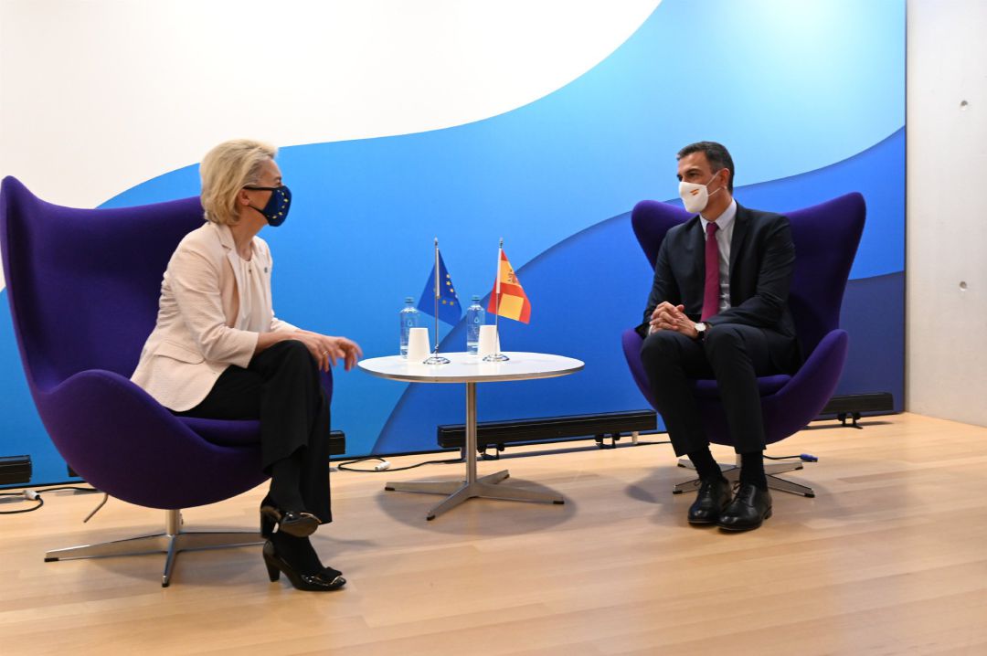 Archivo - El presidente del Gobierno, Pedro Sánchez, se reúne con la presidenta de la Comisión Europea, Ursula Von der Leyen. Archivo - El presidente del Gobierno, Pedro Sánchez, se reúne con la presidenta de la Comisión Europea, Ursula Von der Leyen.
