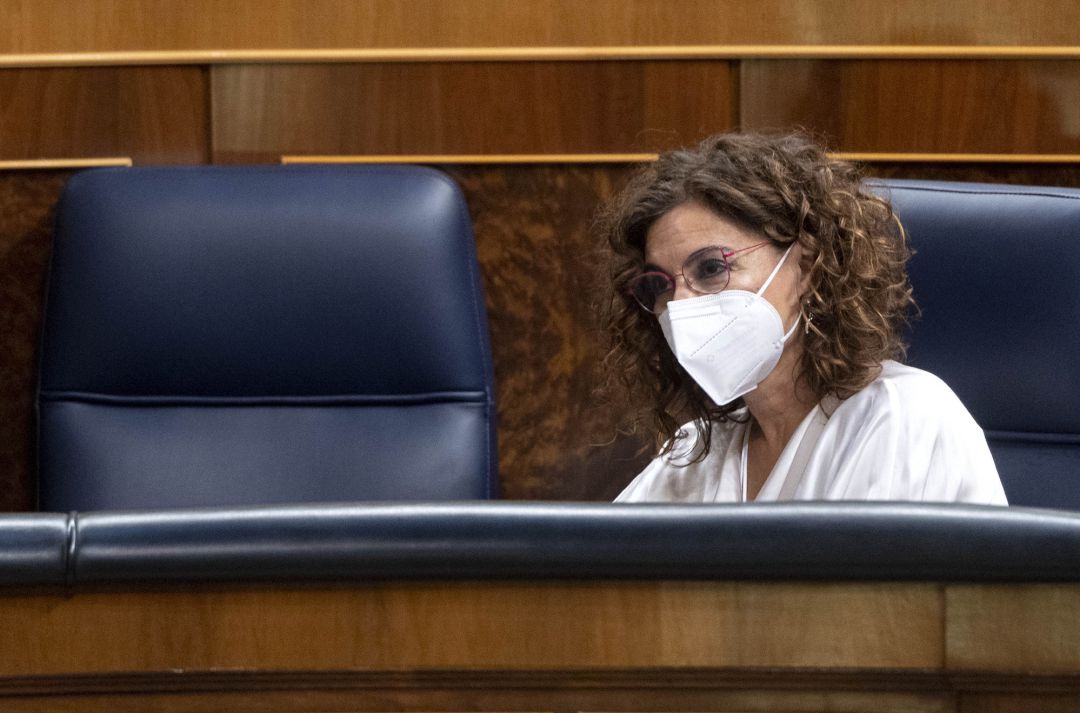 La ministra de Hacienda, María Jesús Montero, en una sesión plenaria en el Congreso. La ministra de Hacienda, María Jesús Montero, en una sesión plenaria en el Congreso.