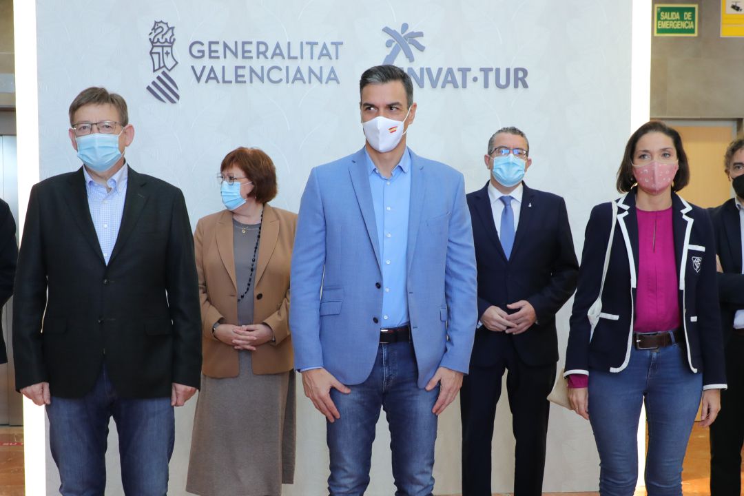 El president de la Generalitat, Ximo Puig; el presidente del Gobierno, Pedro Sánchez y la ministra de Turismo, Reyes Maroto. El president de la Generalitat, Ximo Puig; el presidente del Gobierno, Pedro Sánchez y la ministra de Turismo, Reyes Maroto.