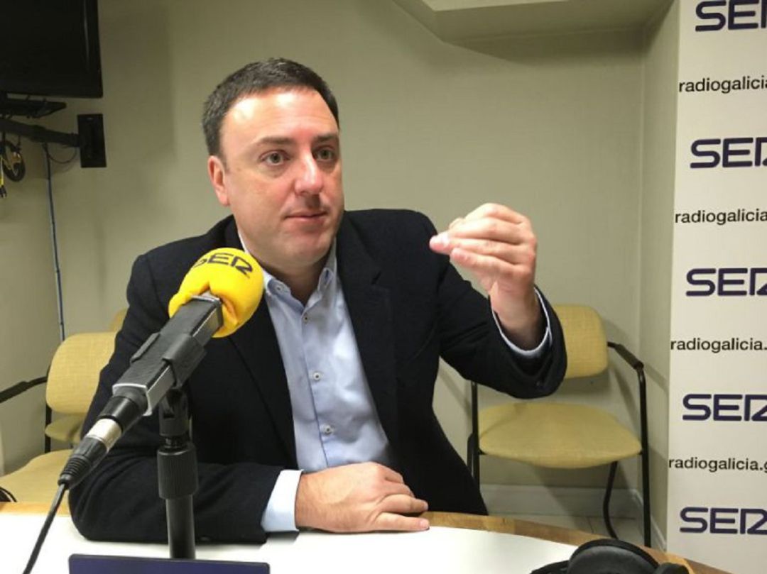 El líder del PSdeG, Valentín González Formoso, en los estudios de Radio Galicia. El líder del PSdeG, Valentín González Formoso, en los estudios de Radio Galicia.