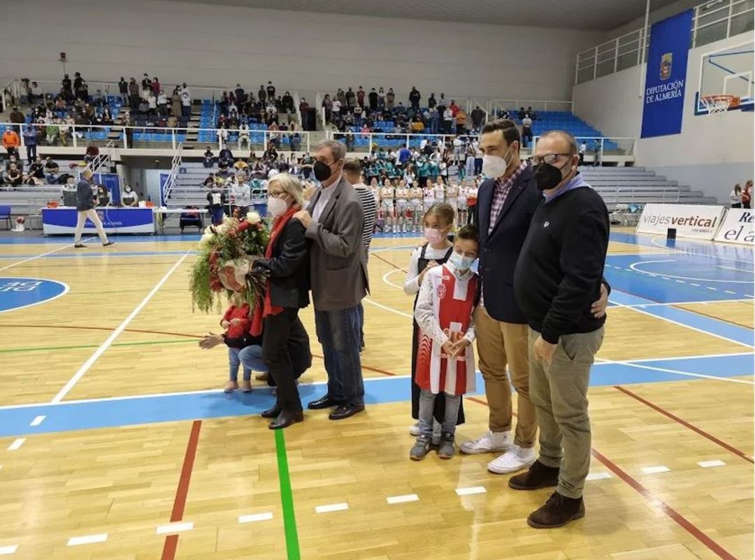 La familia de Pascual Sánchez en la pista del Moisés Ruiz. La familia de Pascual Sánchez en la pista del Moisés Ruiz.
