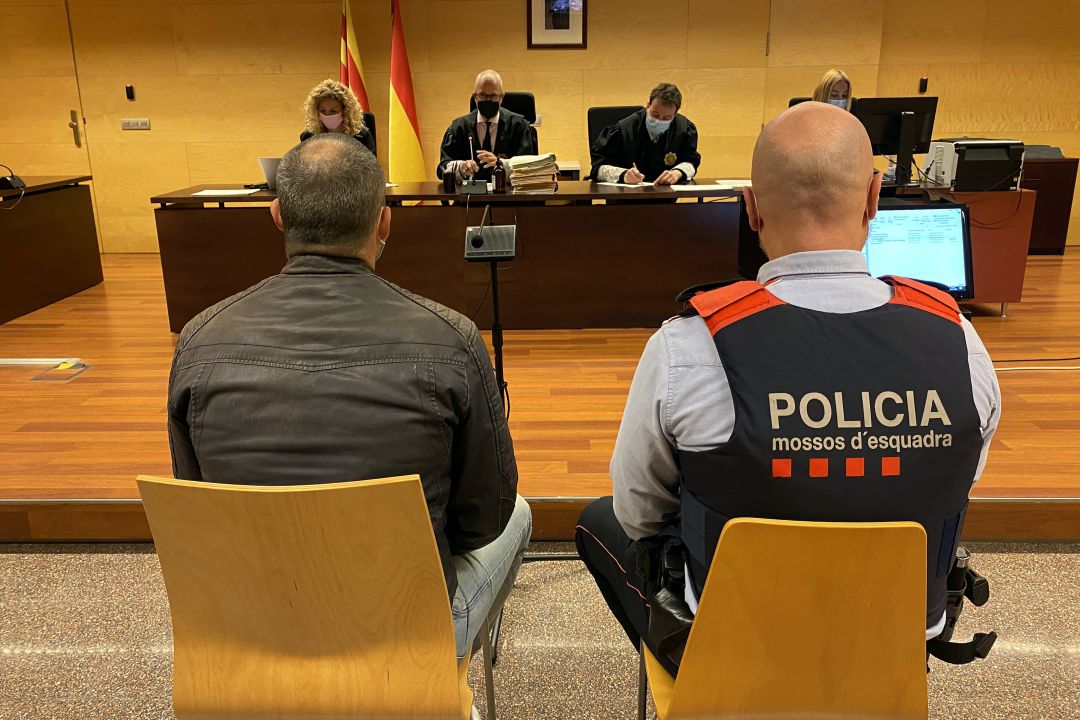 L'acusat, durant el judici. L'acusat, durant el judici.