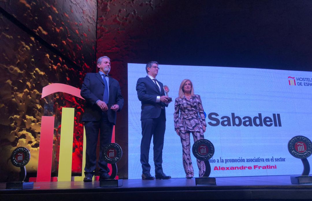 Alexandre Fratini recibe uno de los Premios Nacionales de Hostelería Alexandre Fratini recibe uno de los Premios Nacionales de Hostelería
