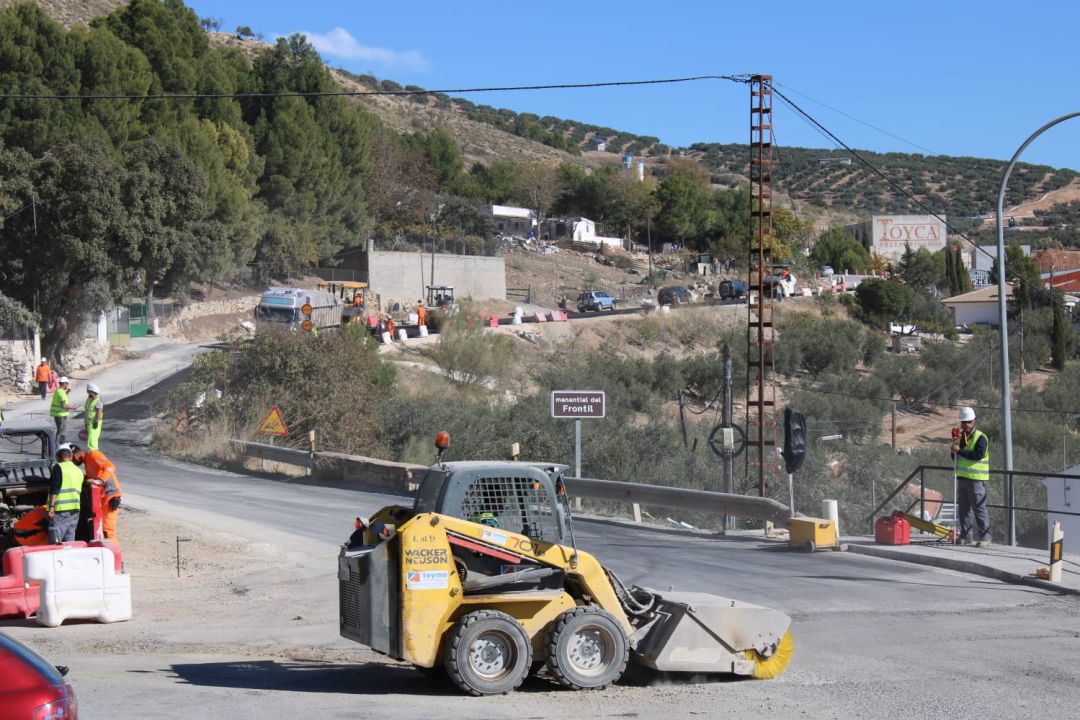 Obras en la carretera Loja-Ventorros de San José (Granada) Obras en la carretera Loja-Ventorros de San José (Granada)