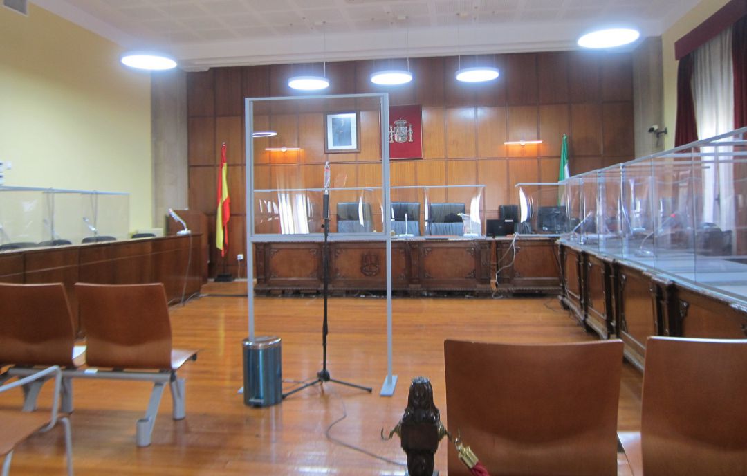 La justicia condena al jefe de cocina de un restaurante de Benidorm por acosar y lesionar a una empleada La justicia condena al jefe de cocina de un restaurante de Benidorm por acosar y lesionar a una empleada