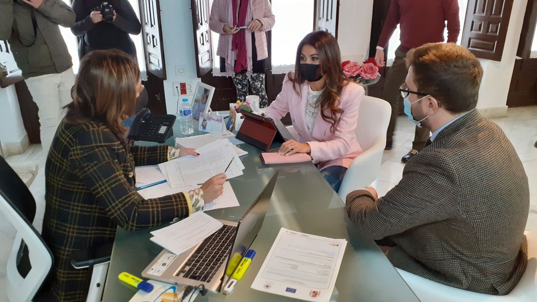 La delegada territorial de Turismo, Nuria Rodríguez, en su visita al Ayuntamiento de Ronda La delegada territorial de Turismo, Nuria Rodríguez, en su visita al Ayuntamiento de Ronda