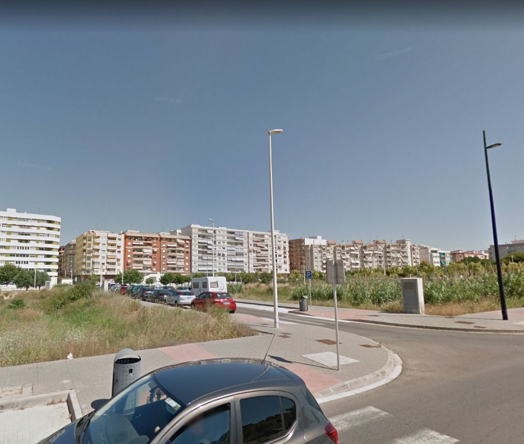 Solares en la Calle Mondúver donde se construirá el edificio Solares en la Calle Mondúver donde se construirá el edificio