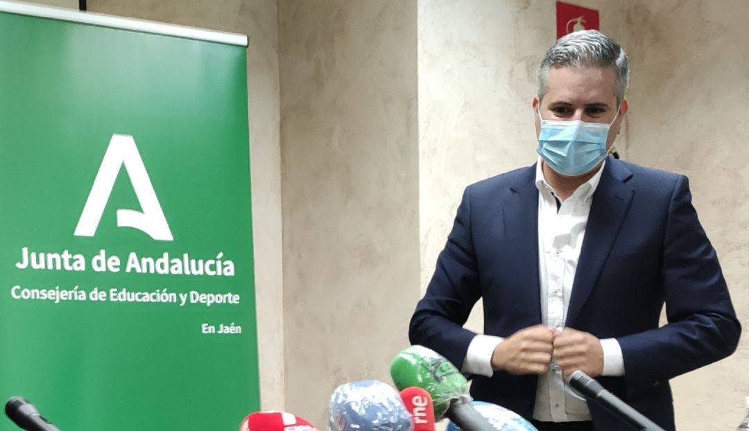 Antonio Sutil, delegado de educación de la Junta de Andalucía en Jaén, fue ayer plantado en la reunión acordada con sindicatos jiennenses Antonio Sutil, delegado de educación de la Junta de Andalucía en Jaén, fue ayer plantado en la reunión acordada con sindicatos jiennenses