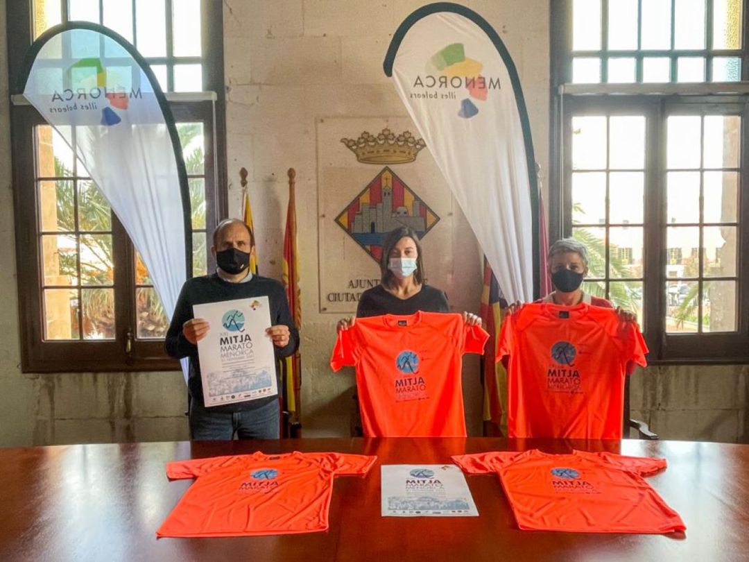 Més de 500 persones sortiran a córrer diumenge a Ciutadella a les diferents curses de la Mitja Marató. Més de 500 persones sortiran a córrer diumenge a Ciutadella a les diferents curses de la Mitja Marató.