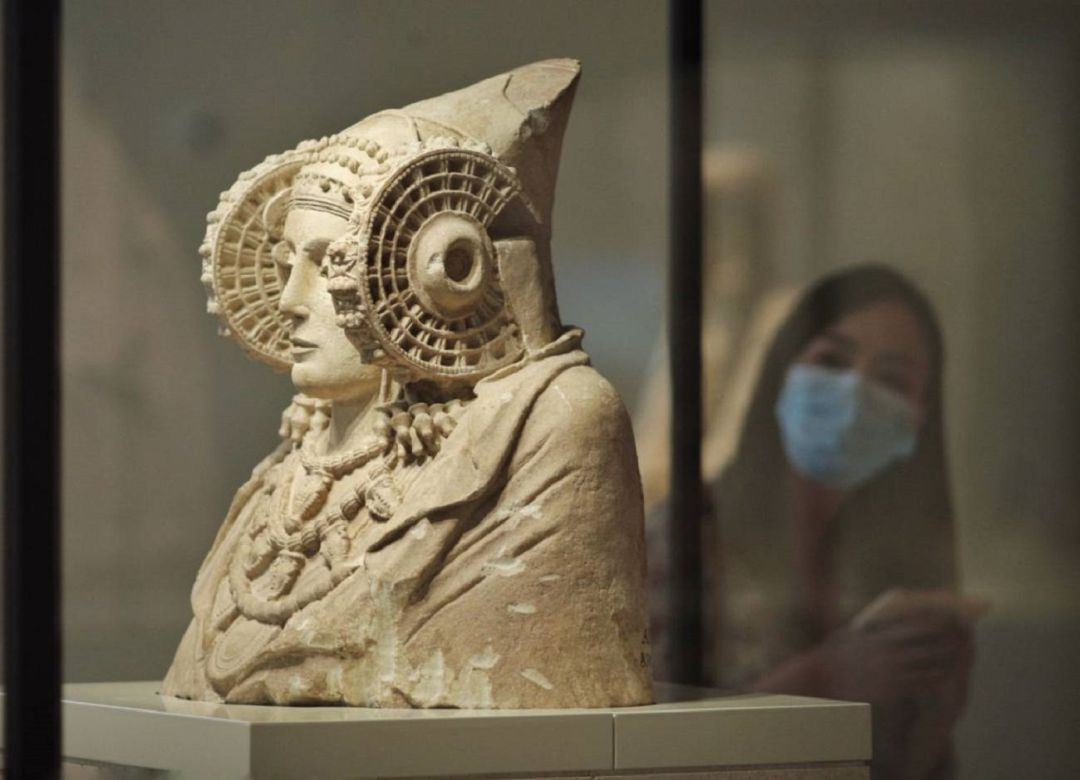 Dama de Elche Dama de Elche