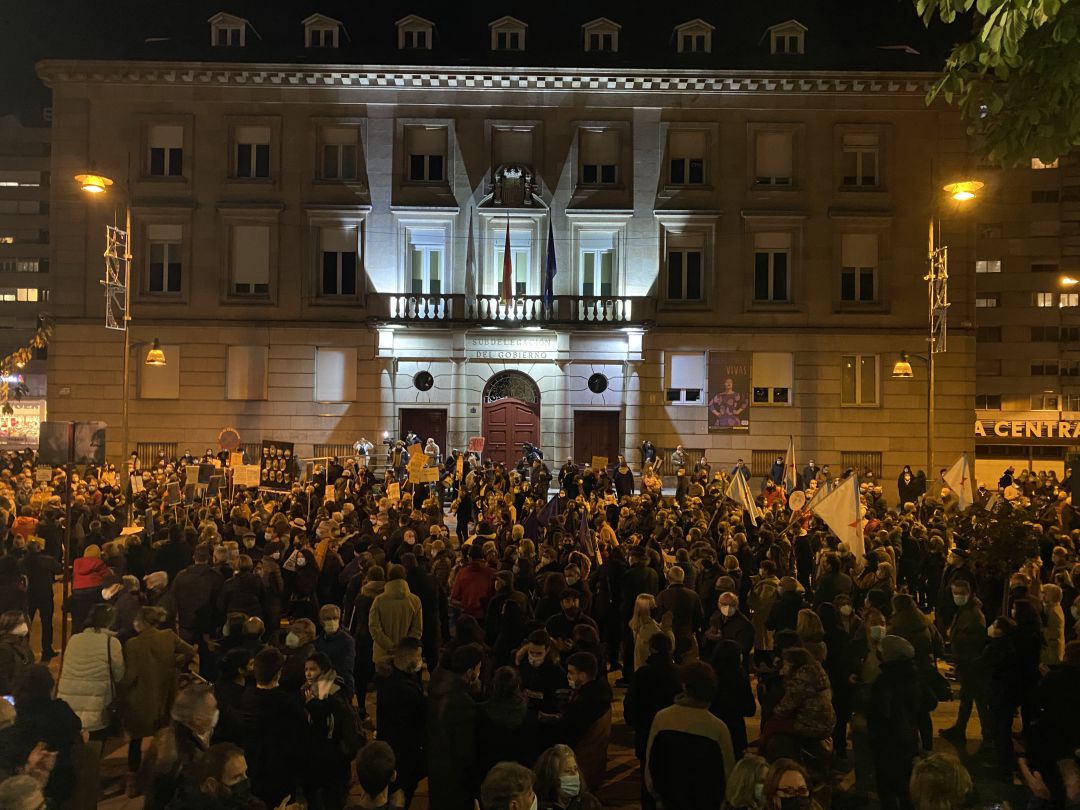 Miles de personas se concentraban a las puertas de la subdelegación del gobierno minutos antes del inicio de la manifestación Miles de personas se concentraban a las puertas de la subdelegación del gobierno minutos antes del inicio de la manifestación