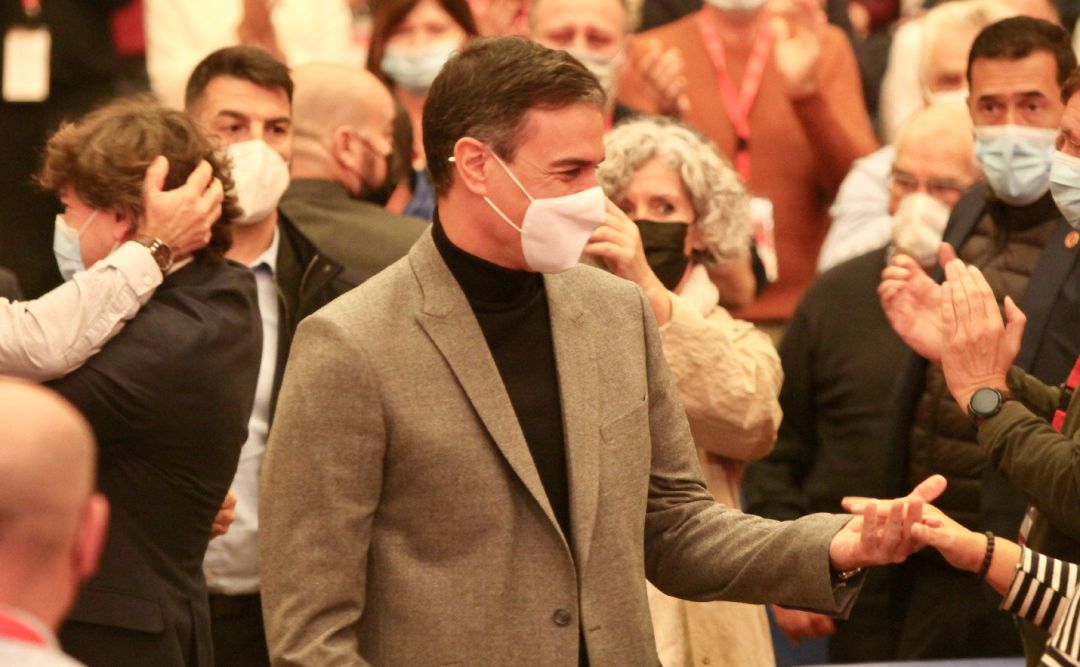 El secretario general del PSOE y presidente del Gobierno, Pedro Sánchez, y el nuevo secretario general del PSE-EE, Eneko Andueza, en la segunda jornada del IX Congreso del PSE-EE, en el Palacio Euskalduna de Bilbao. El secretario general del PSOE y presidente del Gobierno, Pedro Sánchez, y el nuevo secretario general del PSE-EE, Eneko Andueza, en la segunda jornada del IX Congreso del PSE-EE, en el Palacio Euskalduna de Bilbao.
