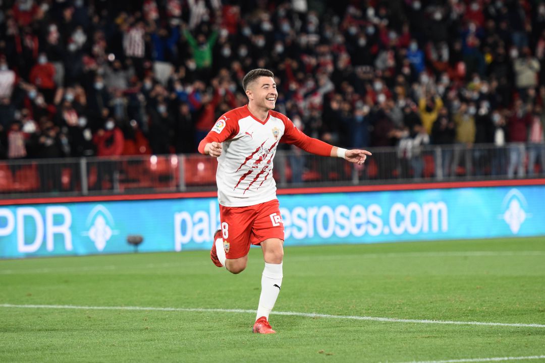 Un futbolista de Primera que juega en Segunda. Un futbolista de Primera que juega en Segunda.