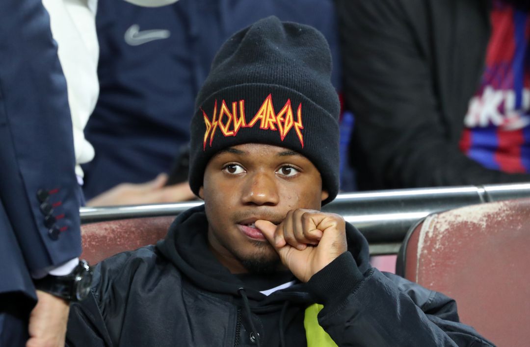 Ansu Fati, desde la grada del Camp Nou, durante el partido del Barça contra el Espanyol Ansu Fati, desde la grada del Camp Nou, durante el partido del Barça contra el Espanyol